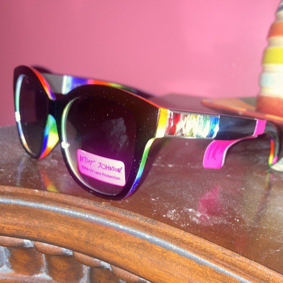 Betsey Johnson multicolored sunglasses - Picture 1 of 16